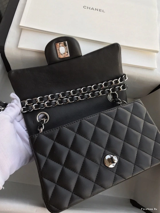 First Bag Ru CHANEL BAG FLAP 0817